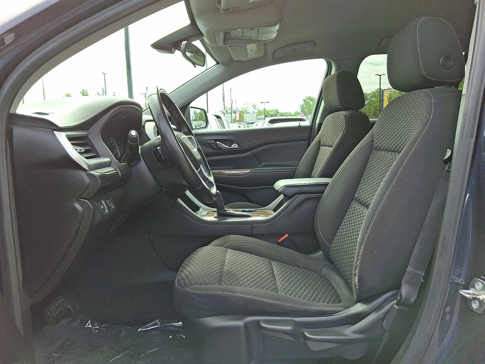Used 2019 GMC Acadia SLE FWD image 14