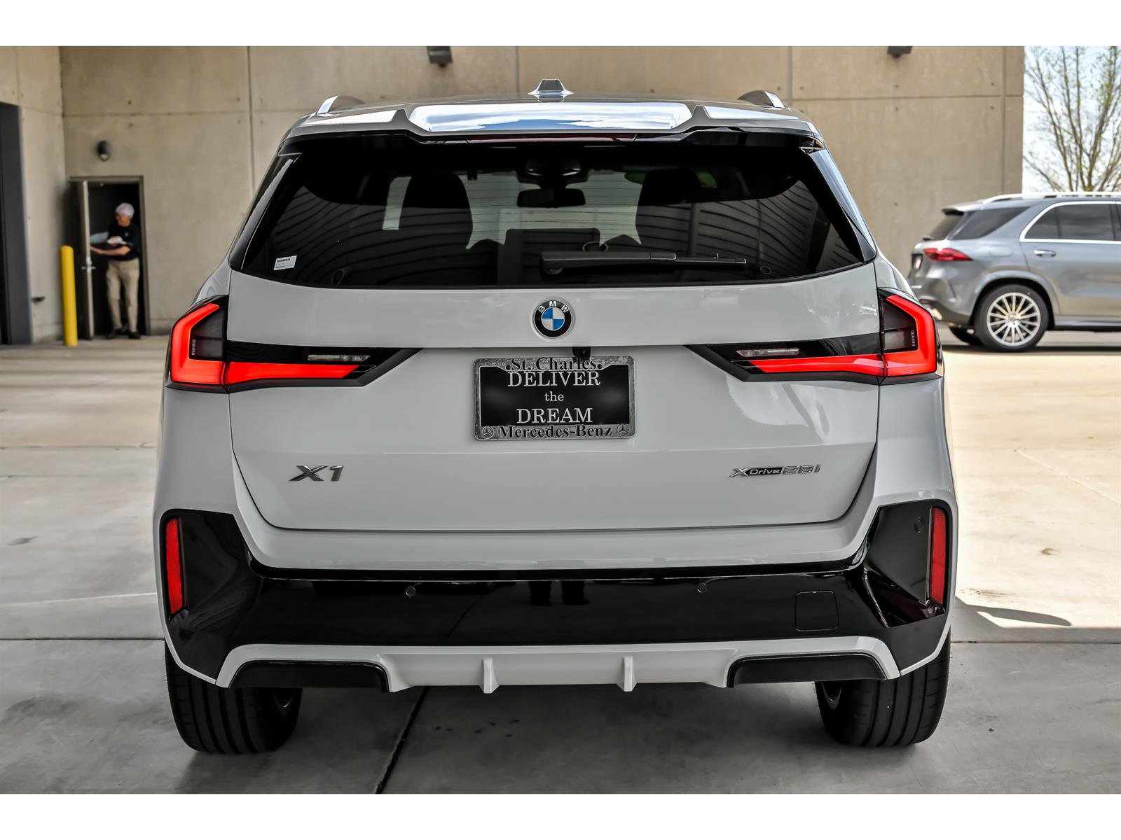 Used 2026 BMW X1 xDrive28i w/ M Sport Package AWD/4WD image 7