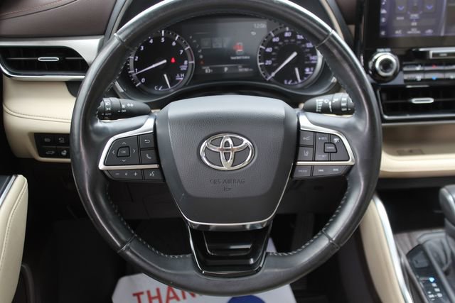 Used 2020 Toyota Highlander Limited image 13
