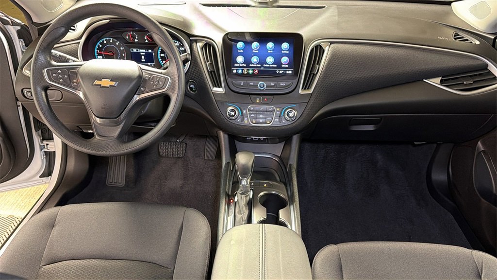 Used 2025 Chevrolet Malibu LT image 14