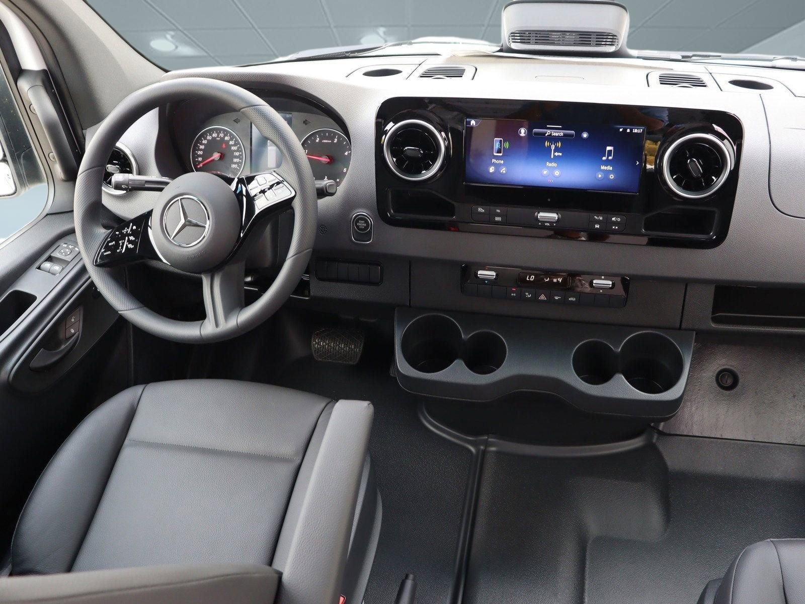 New 2025 Mercedes-Benz Sprinter 2500 image 4