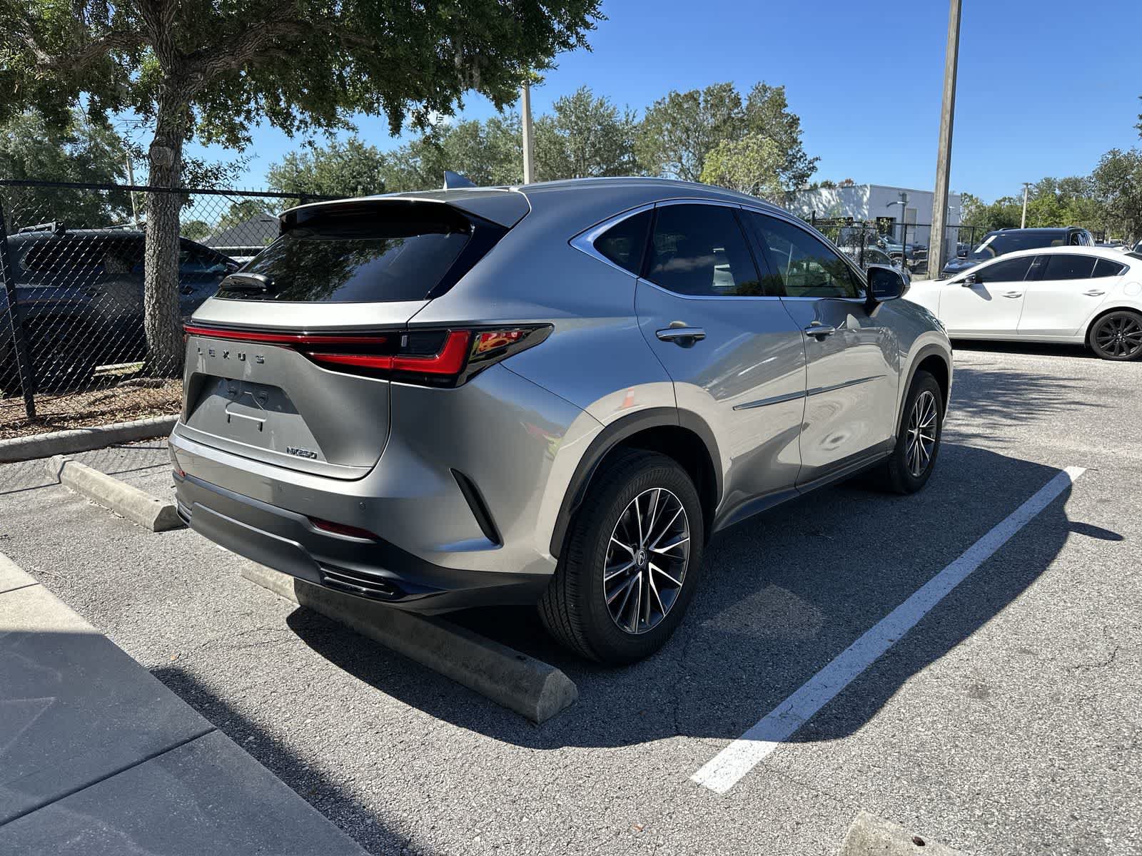 Used 2025 Lexus NX 250 FWD w/ Towing Package (2000 Lbs) image 8