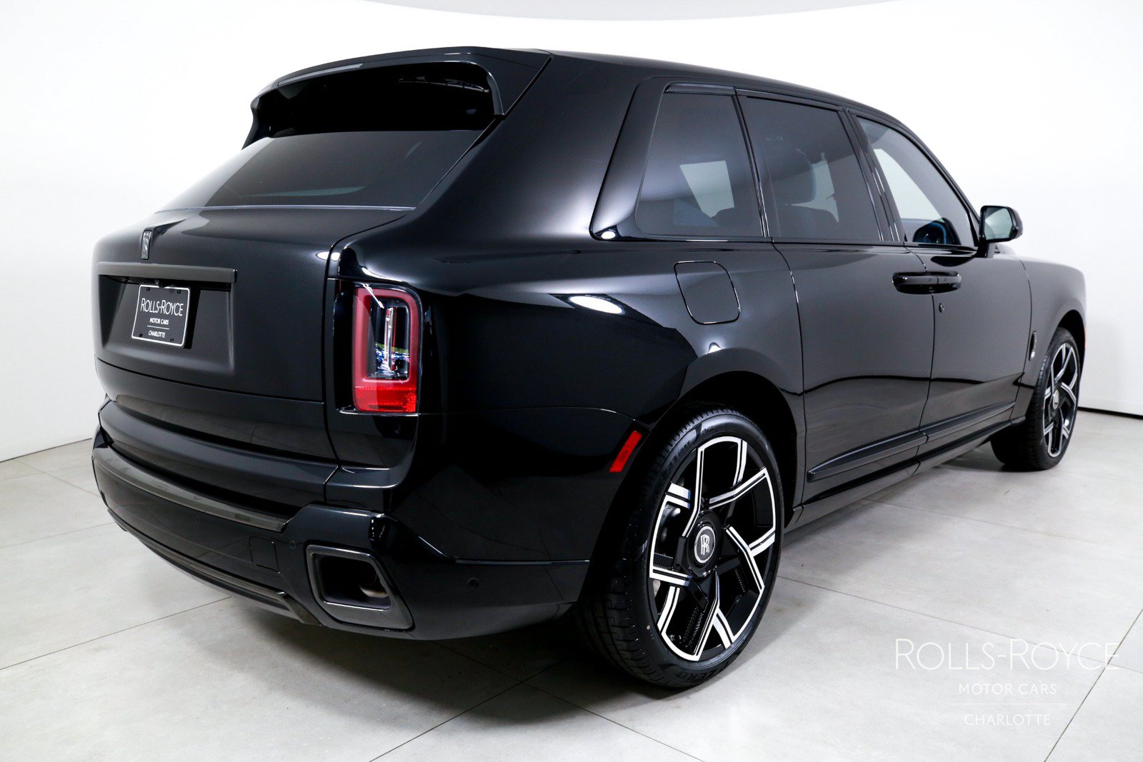 New 2027 Rolls-Royce Cullinan Black Badge AWD/4WD image 2