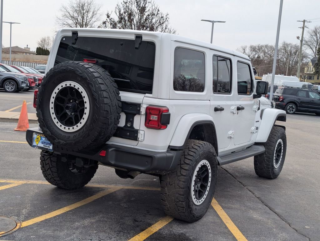 Used 2018 Jeep Wrangler Unlimited Sahara image 3