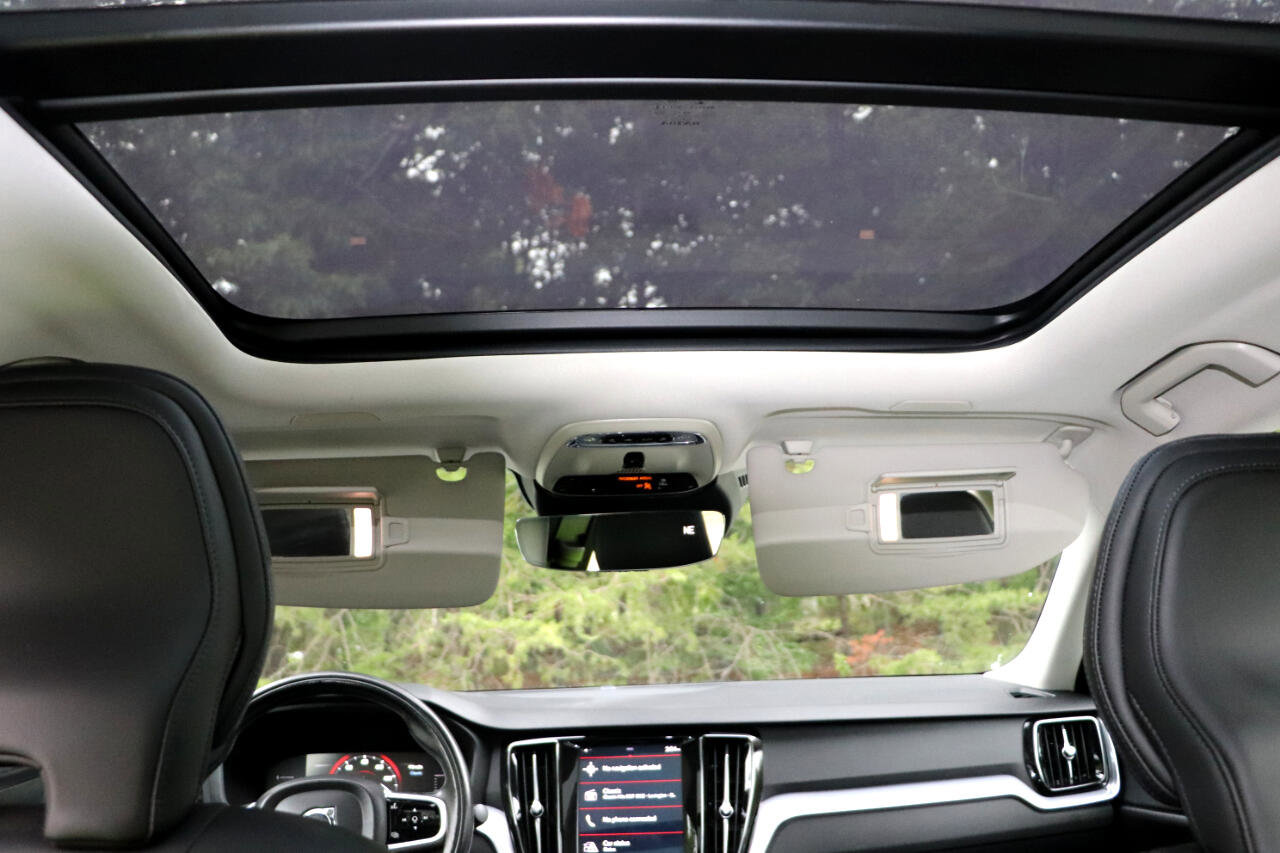 Used 2019 Volvo S60 T6 Momentum w/ Premium Package image 9