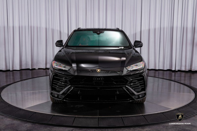 Used 2019 Lamborghini Urus image 5