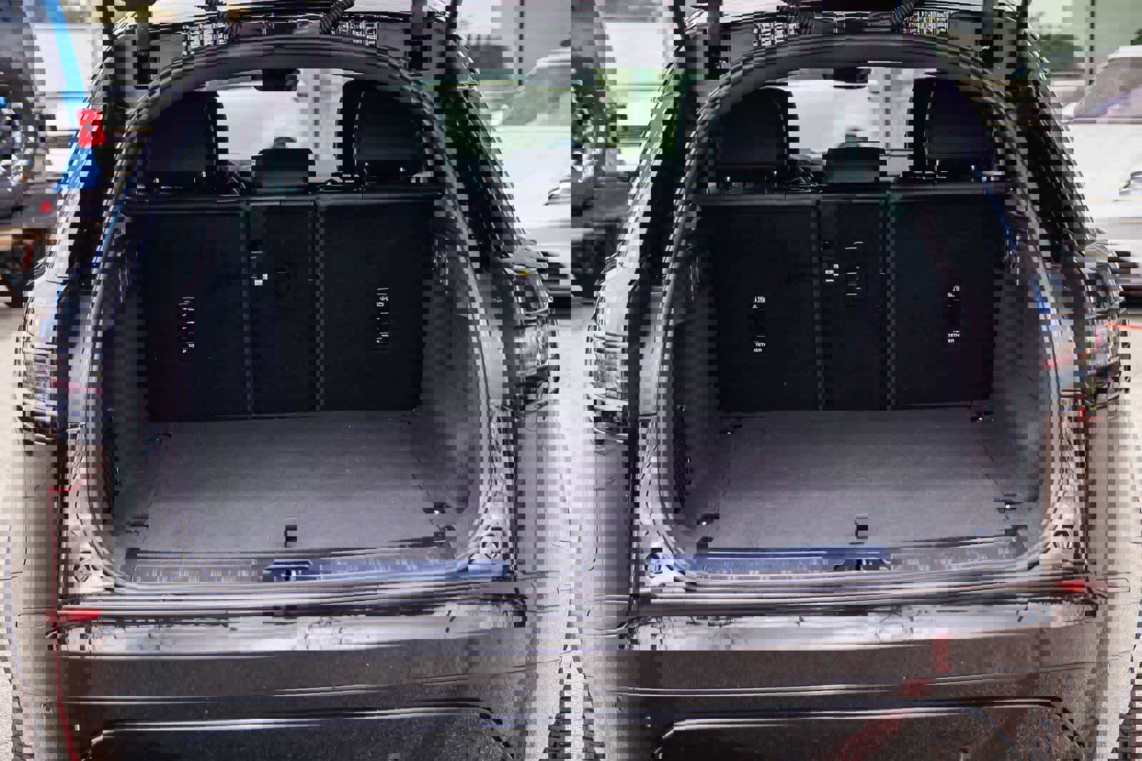 Used 2025 Land Rover Range Rover Velar Dynamic SE image 28