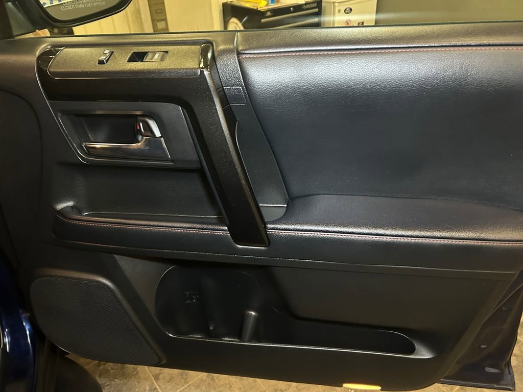 Used 2020 Toyota 4Runner Venture AWD/4WD image 16