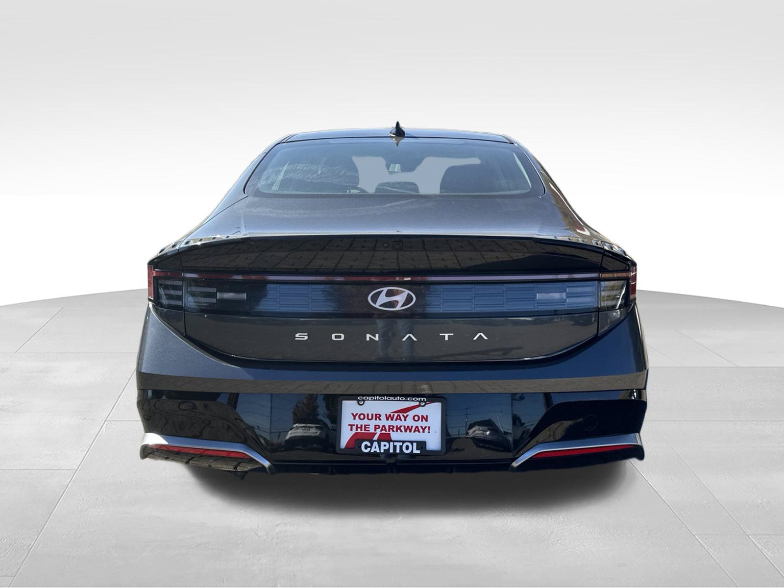 Used 2025 Hyundai Sonata SEL FWD image 6