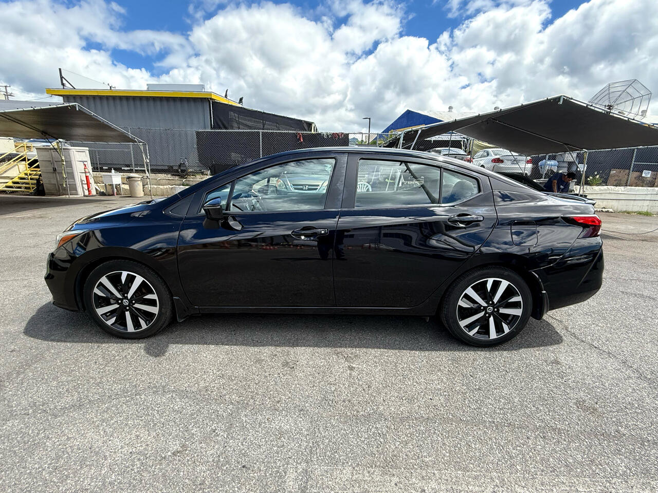 Used 2021 Nissan Versa SR image 2