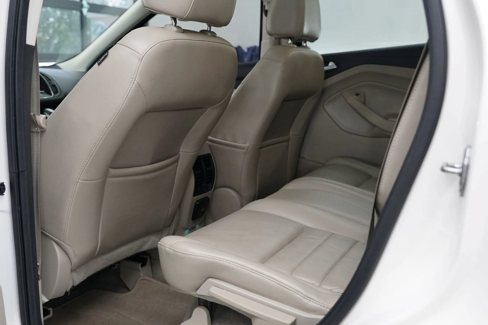 Used 2015 Ford Escape Titanium w/ Equipment Group 301A FWD image 30