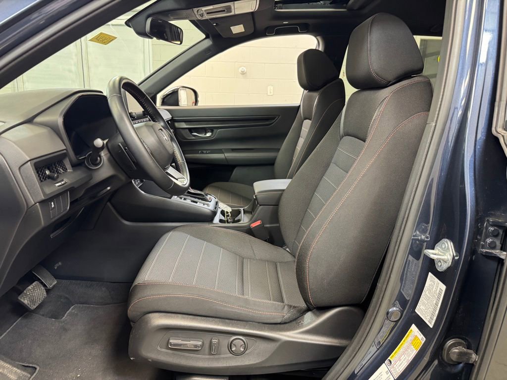 Used 2025 Honda CR-V Sport image 17