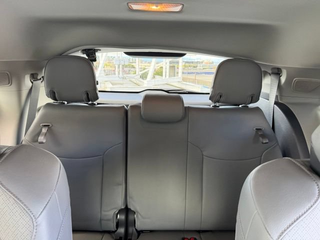 Certified 2024 Toyota Sienna Limited FWD image 15
