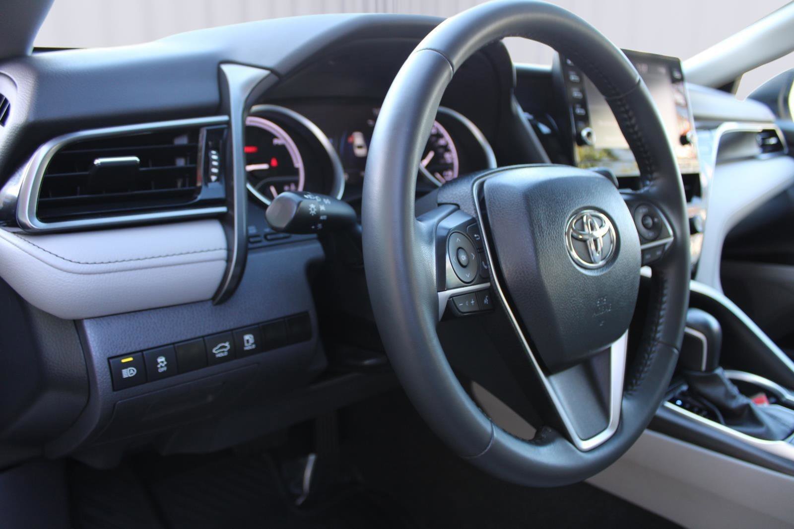 Used 2023 Toyota Camry XLE image 14