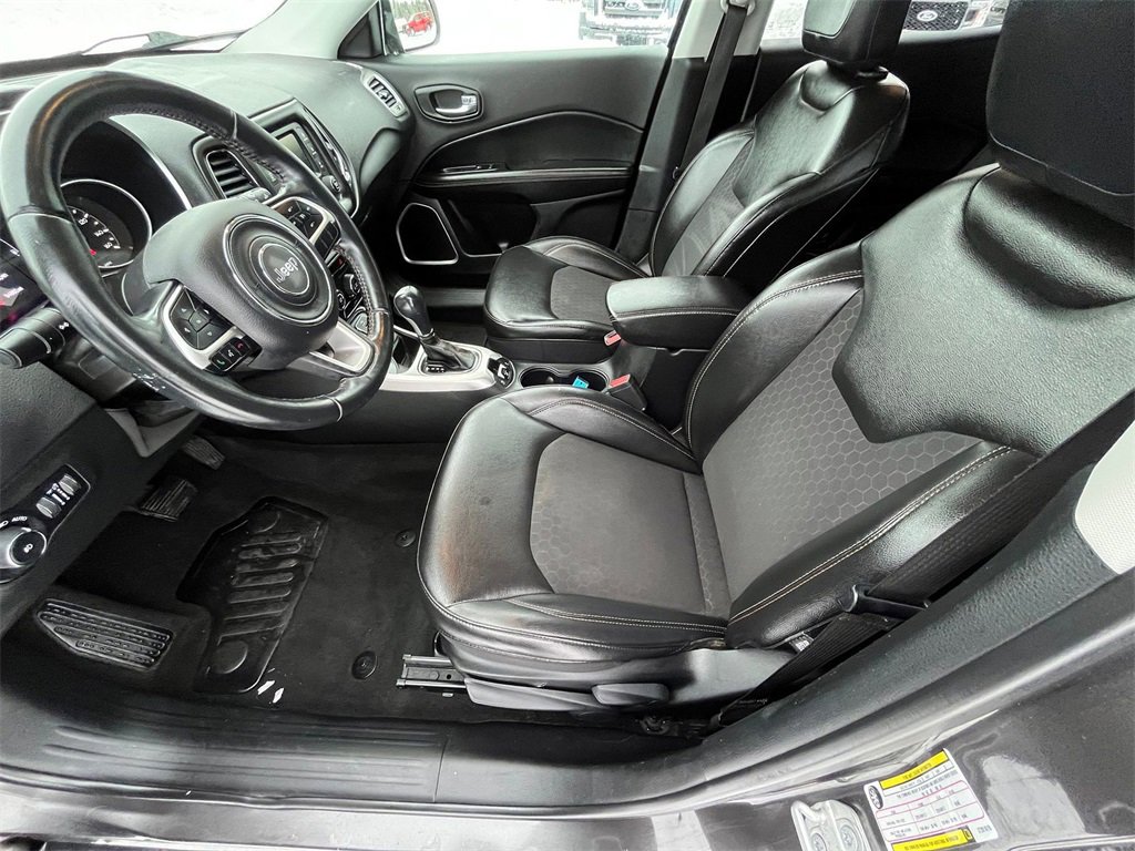 Used 2018 Jeep Compass Latitude image 10