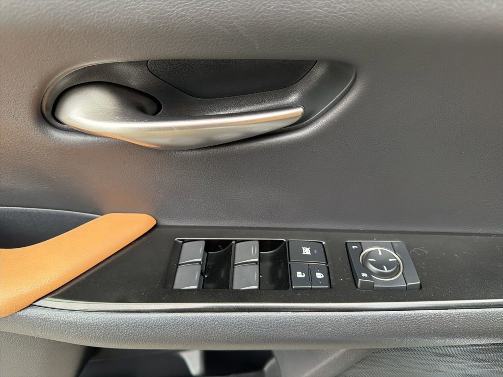 Used 2023 Lexus UX 250h AWD w/ Premium Package image 16