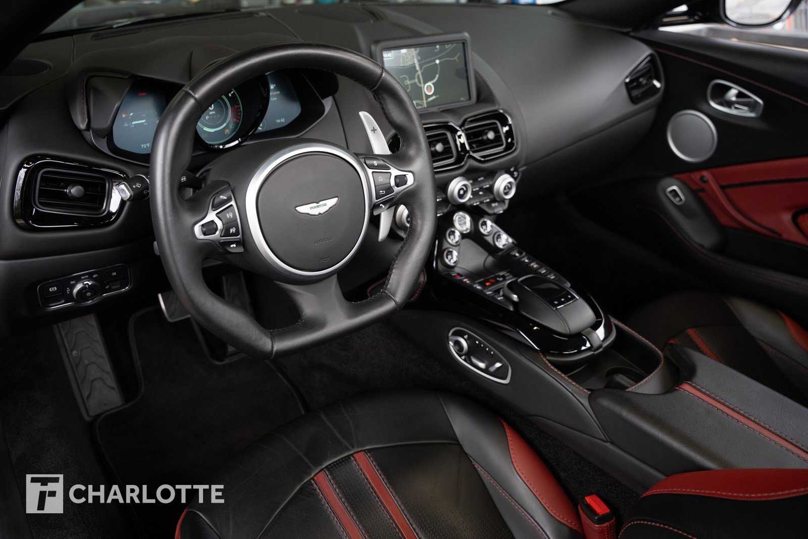 Used 2021 Aston Martin V8 Vantage Roadster image 23
