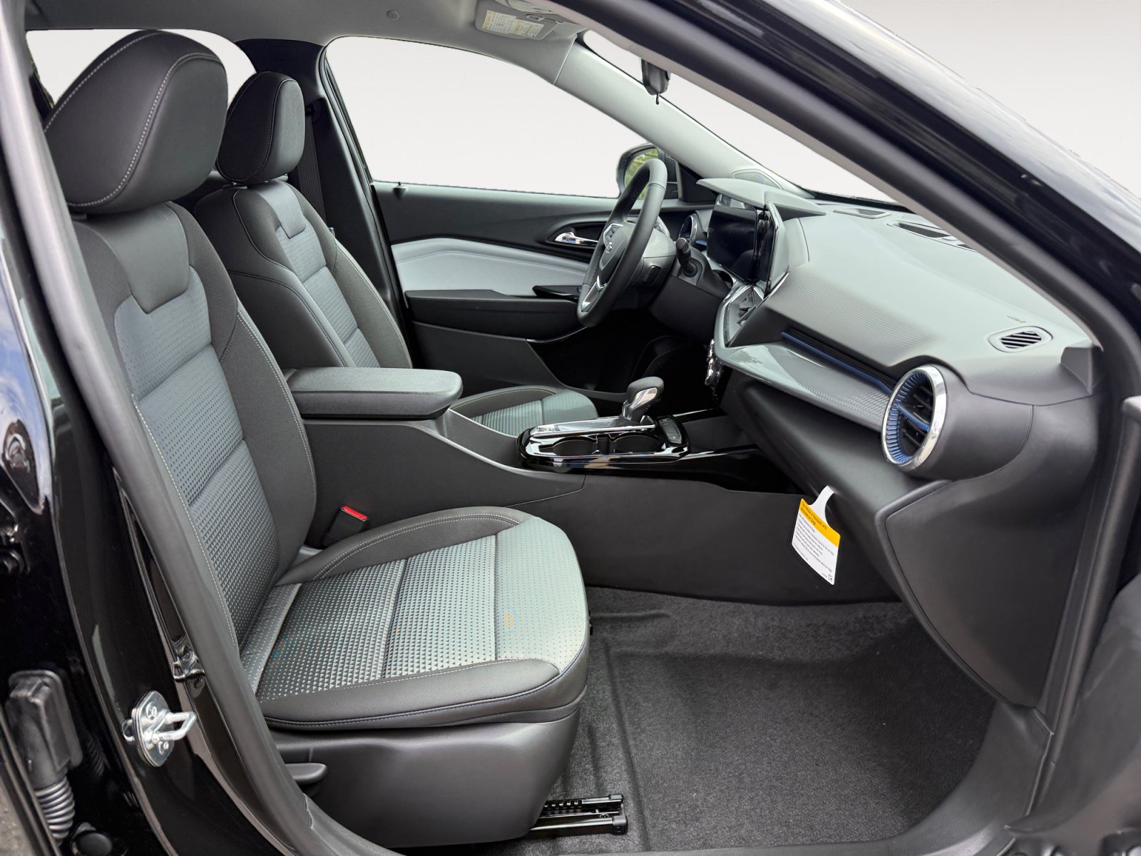 New 2026 Chevrolet Trax LT w/ Driver Confidence Package FWD image 19