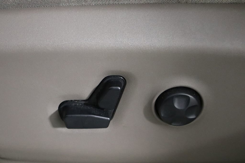 Used 2018 Chrysler Pacifica Touring-L Plus w/ Tire & Wheel Group image 18