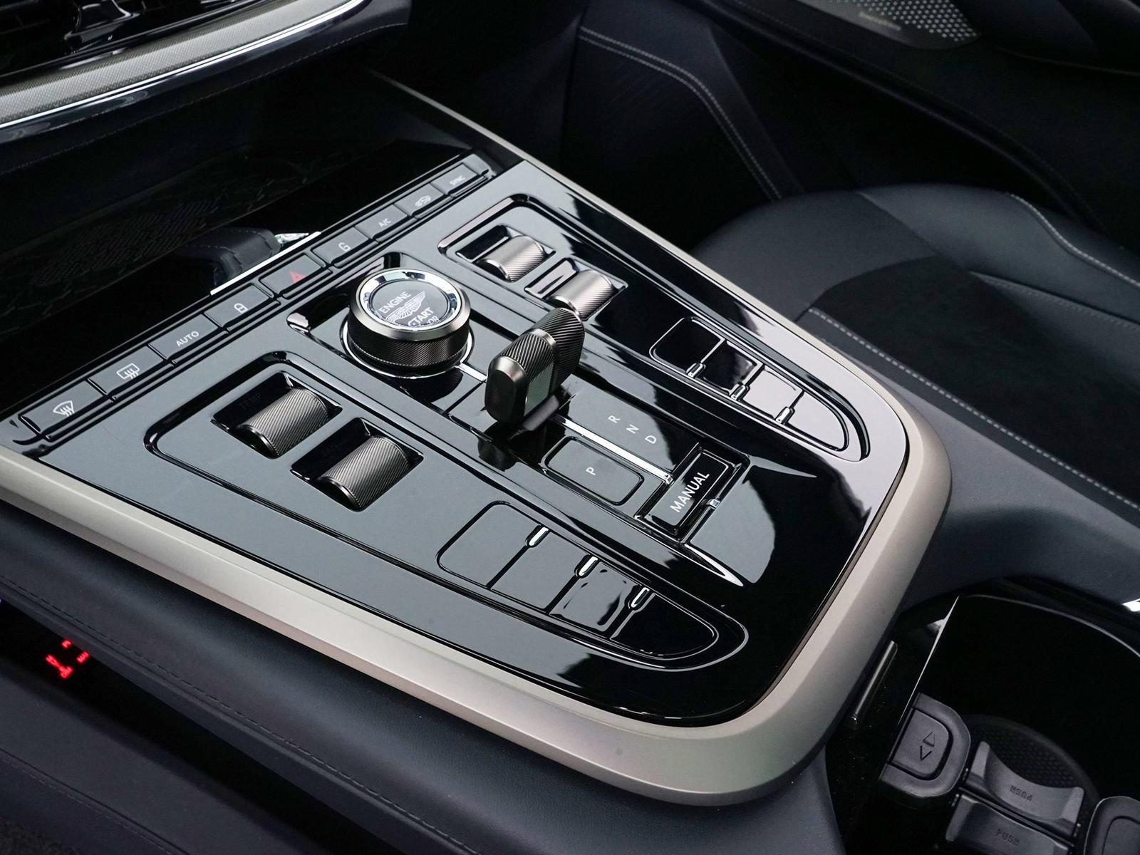 Used 2025 Aston Martin DBX 707 AWD/4WD image 28