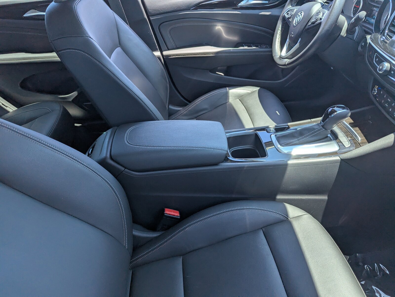 Used 2018 Buick Regal Essence image 11