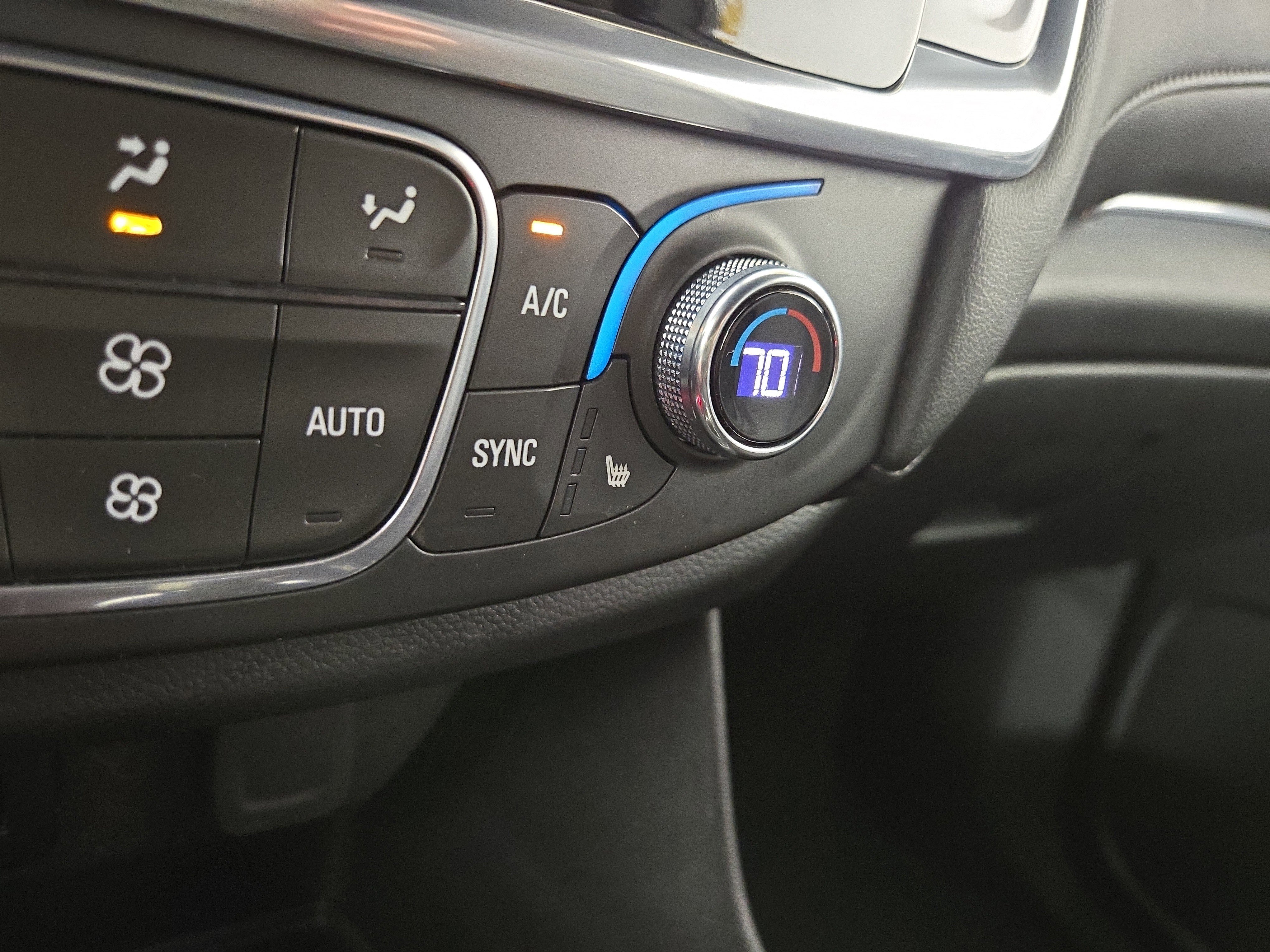 Used 2022 Chevrolet Traverse LT AWD/4WD image 26