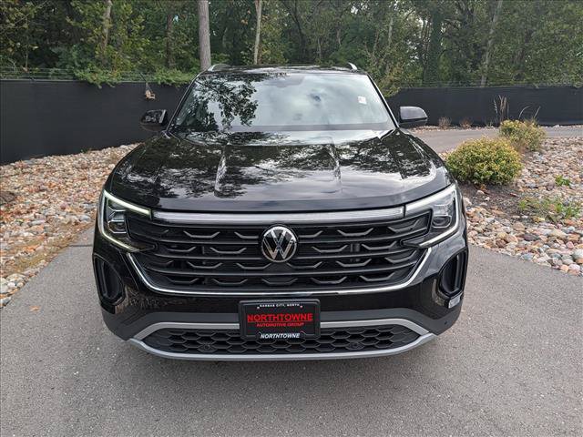 Certified 2024 Volkswagen Atlas Cross Sport SE w/ Panoramic Sunroof Package AWD/4WD image 8