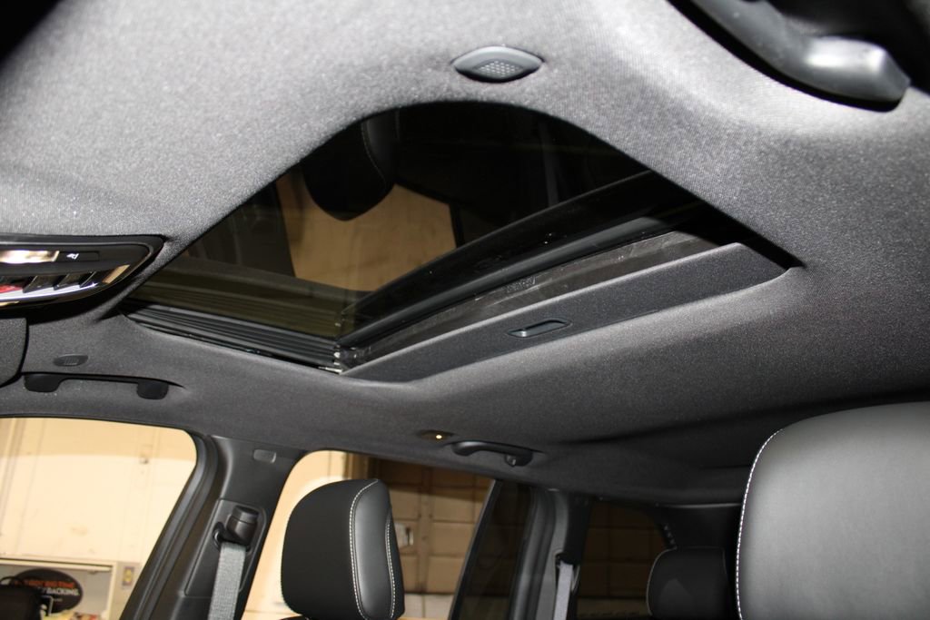 New 2025 Jeep Grand Cherokee Altitude image 22