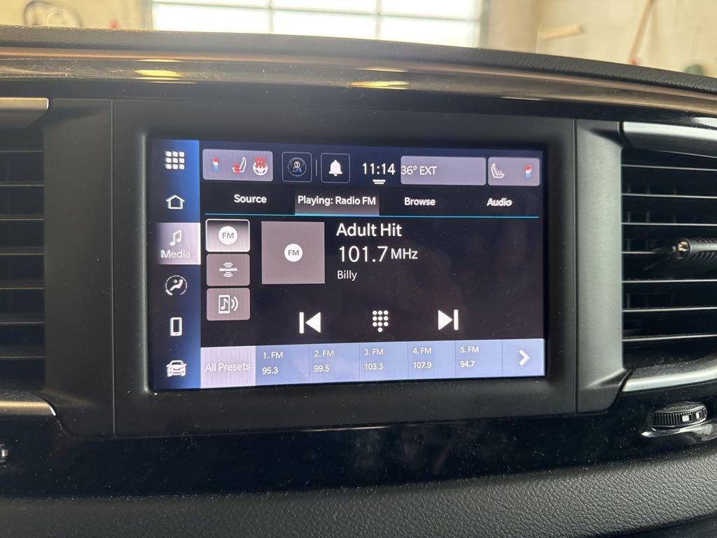 Used 2023 Chrysler Voyager LX image 19