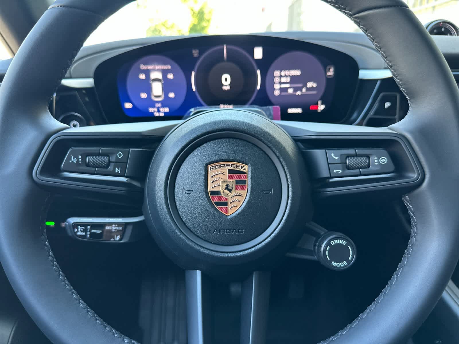 New 2026 Porsche Macan Electric RWD image 27
