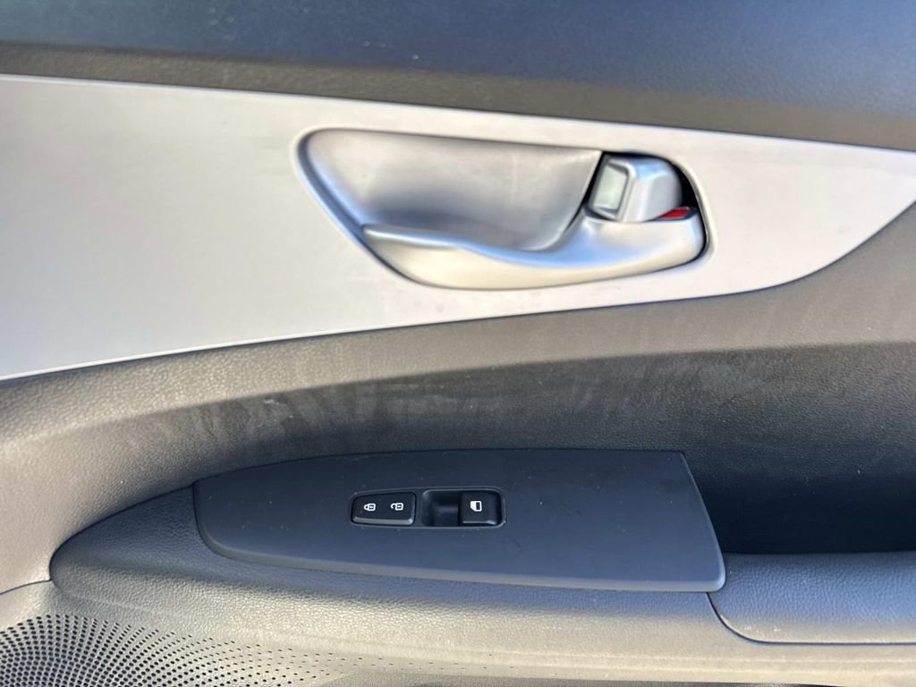Used 2024 Kia Forte LXS image 15