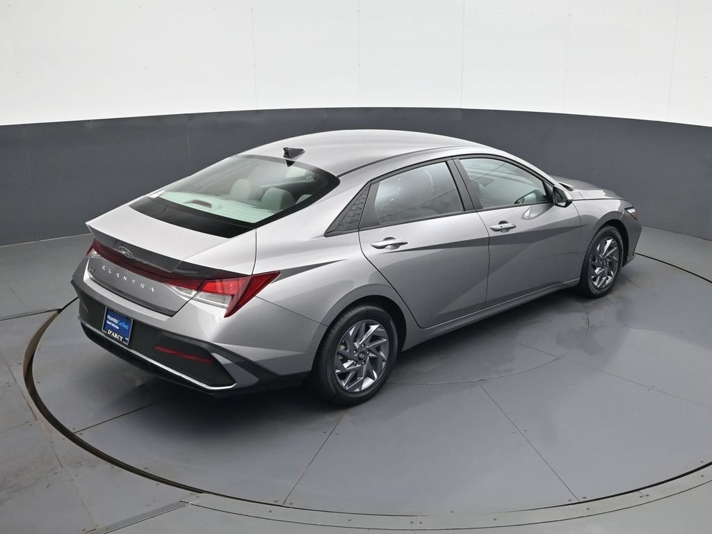 Certified 2024 Hyundai Elantra SEL FWD image 18