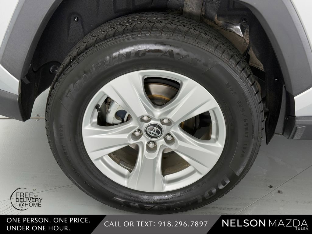 Used 2020 Toyota RAV4 XLE FWD image 11