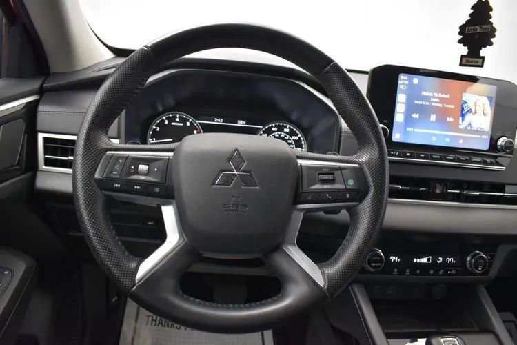Used 2024 Mitsubishi Outlander FWD image 20
