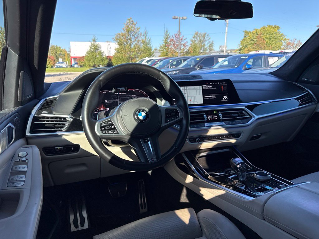 Used 2022 BMW X7 M50i w/ Dynamic Handling Package AWD/4WD image 10
