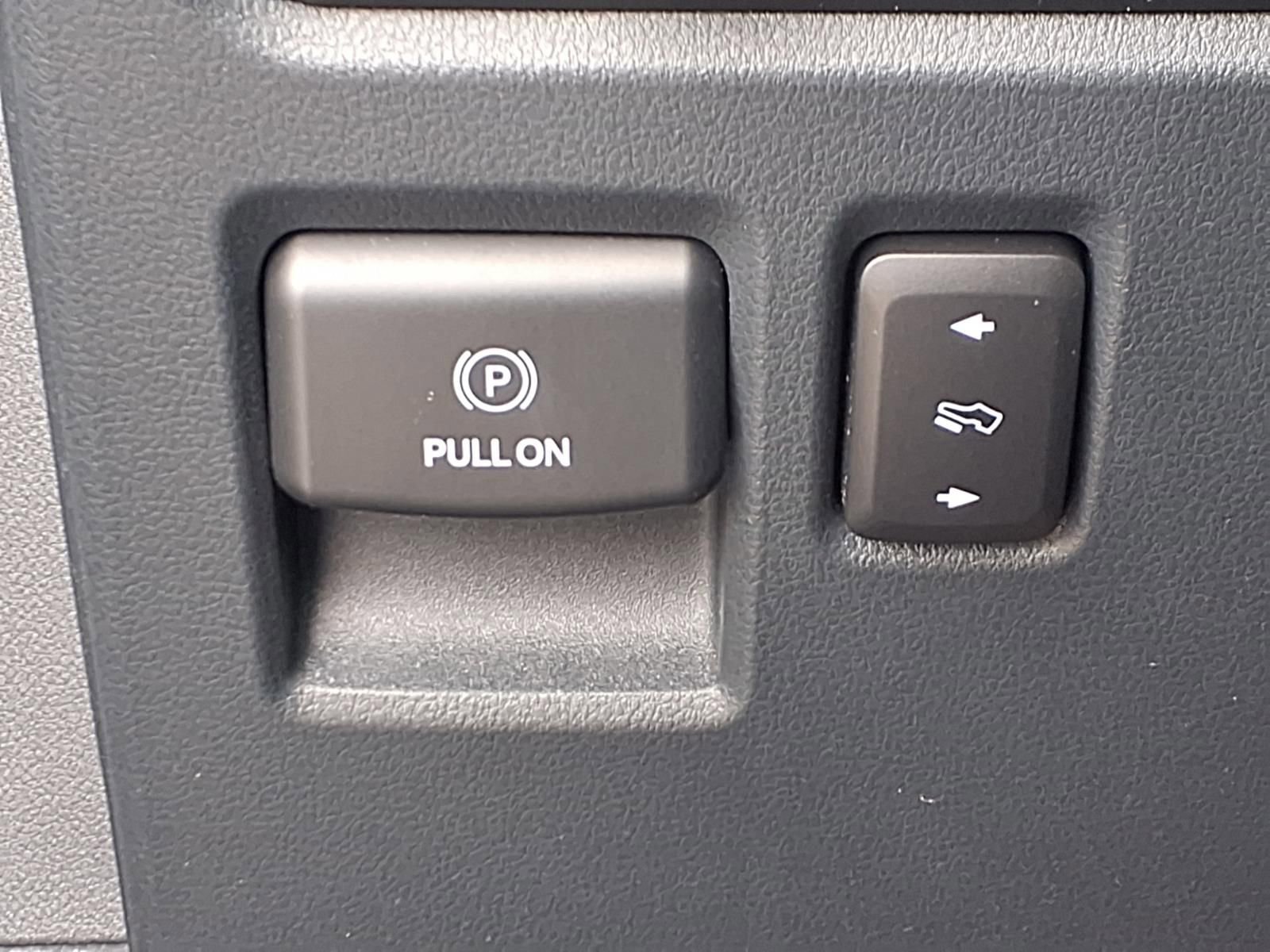 Used 2022 Ford F150 Lariat w/ Equipment Group 502A High AWD/4WD image 13