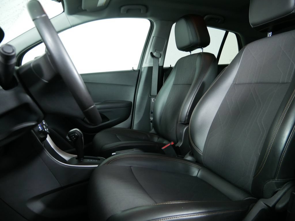 Used 2019 Chevrolet Trax LT w/ LT Convenience Package FWD image 15