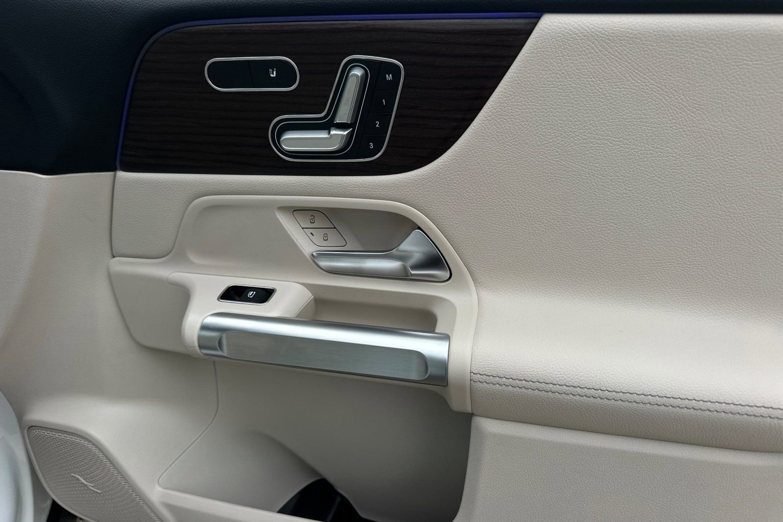 New 2026 Mercedes-Benz GLB 250 image 32