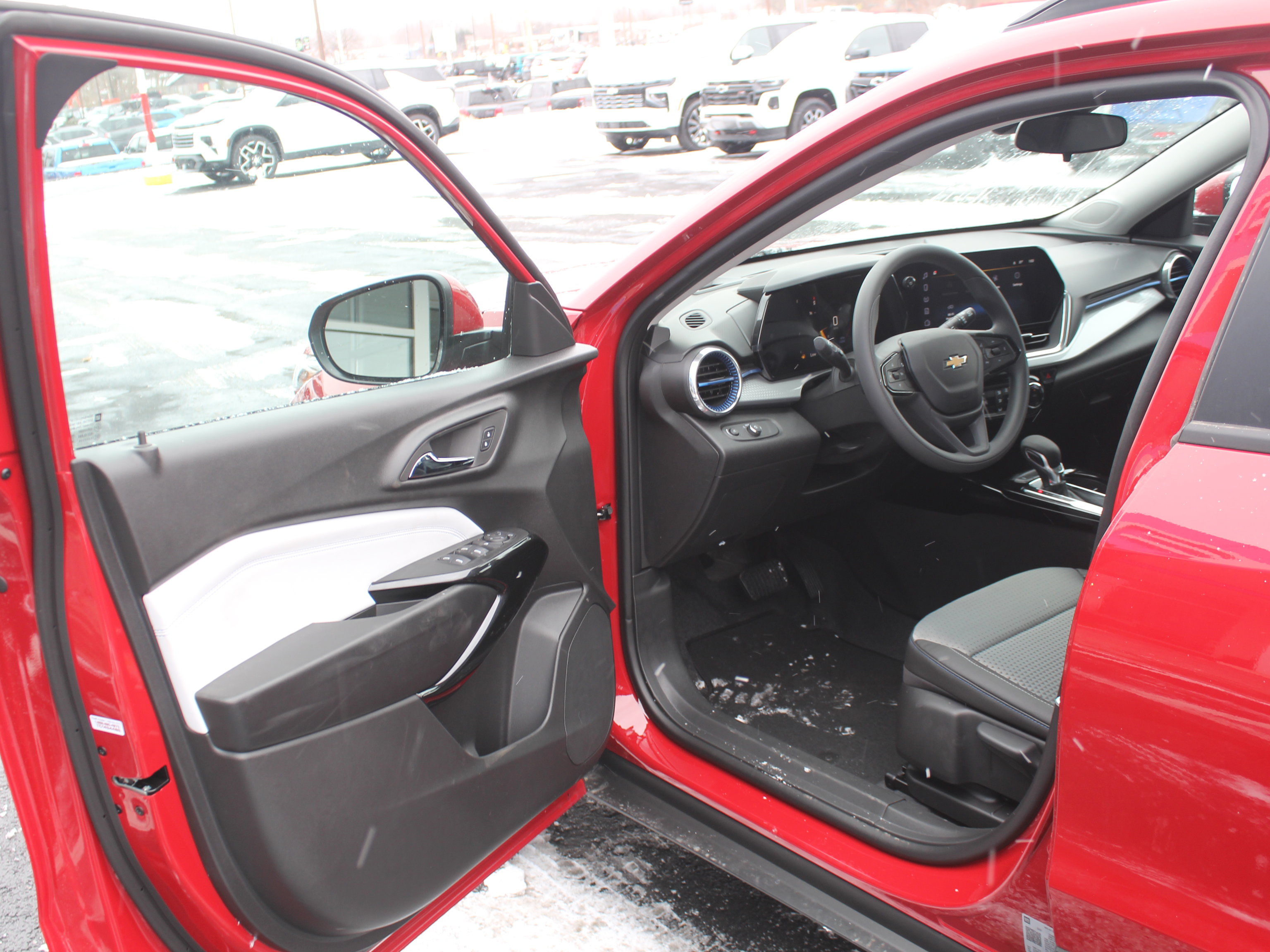 New 2026 Chevrolet Trax LT image 8