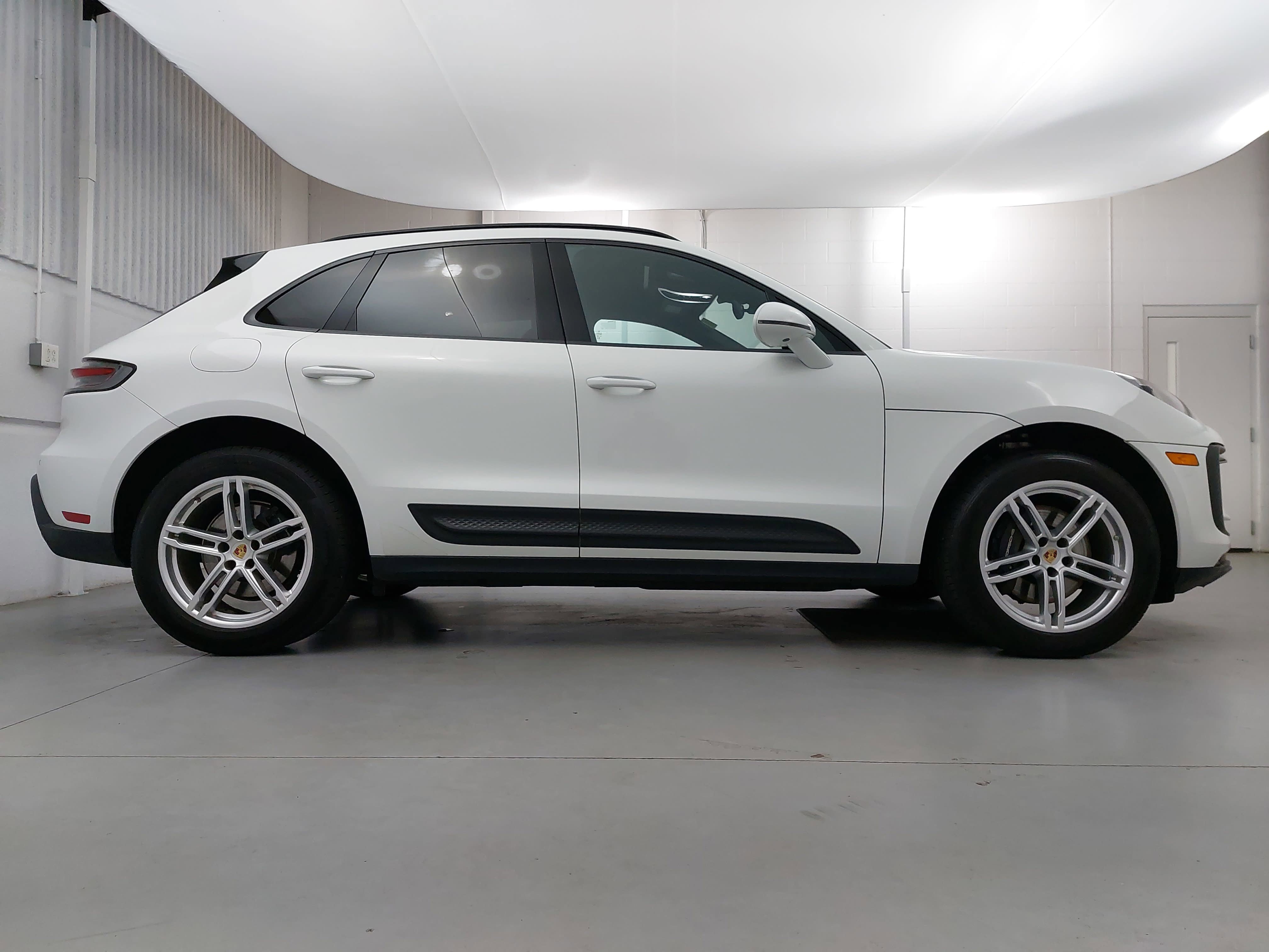 Certified 2023 Porsche Macan AWD/4WD image 8