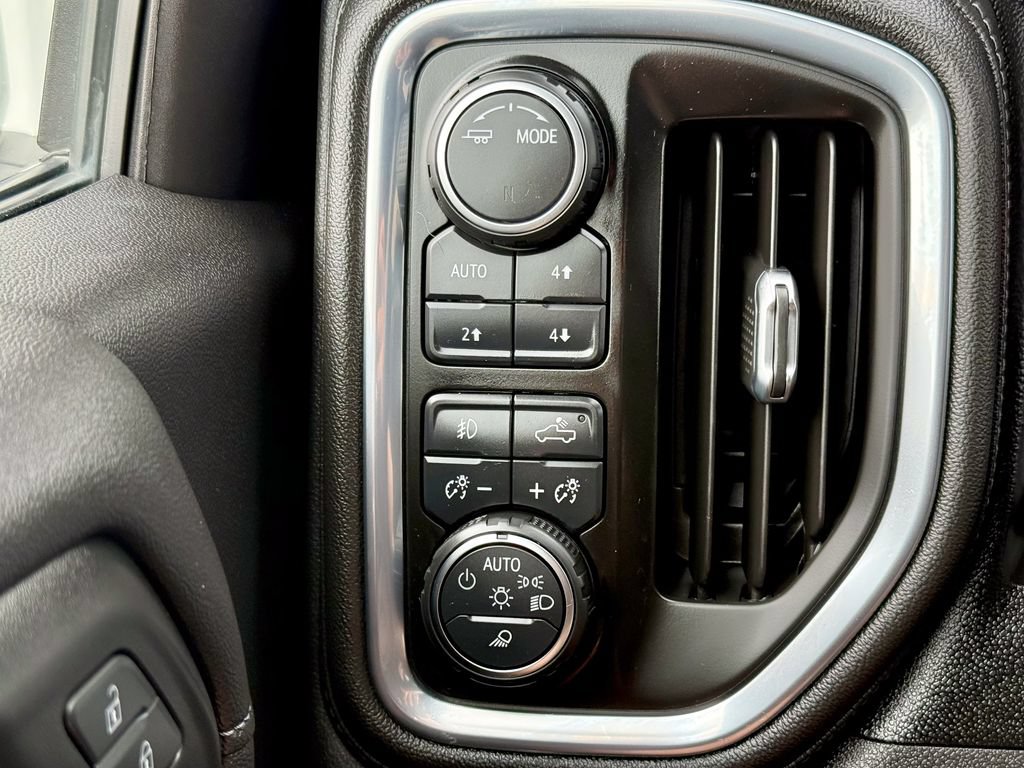 Used 2021 Chevrolet Silverado 1500 High Country w/ Technology Package AWD/4WD image 29