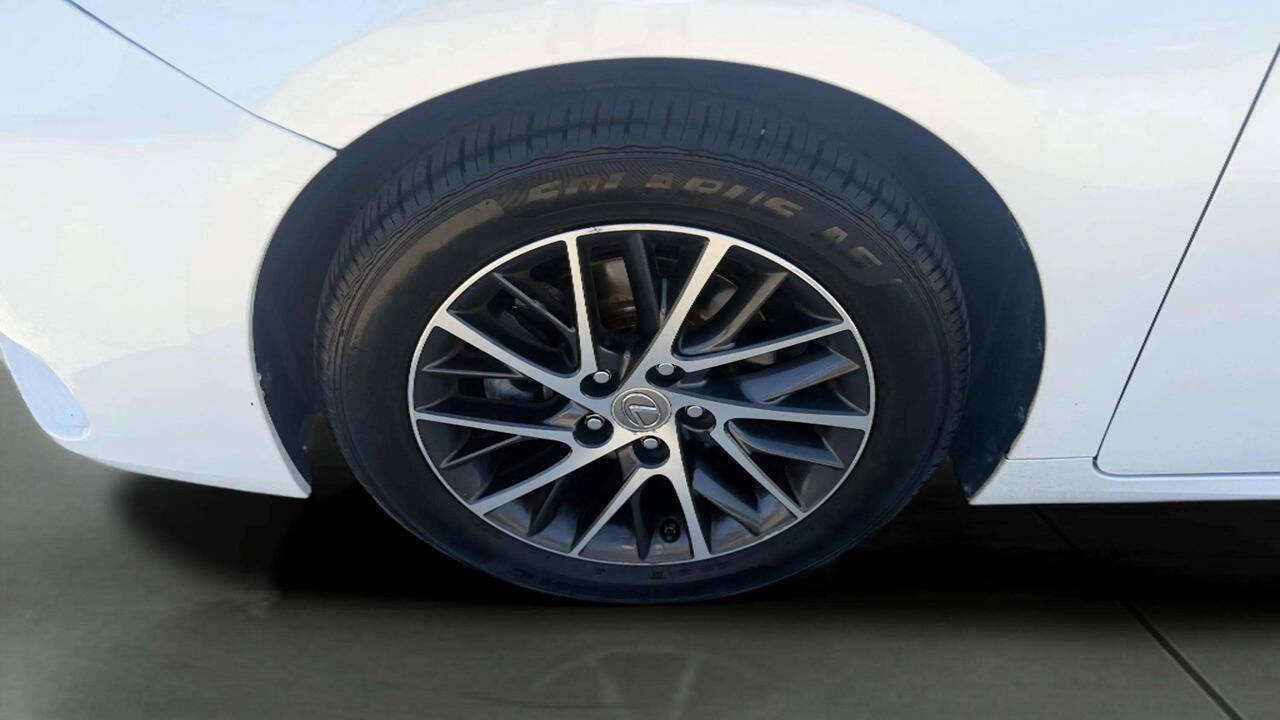 Used 2016 Lexus ES 350 w/ Navigation System Package FWD image 10