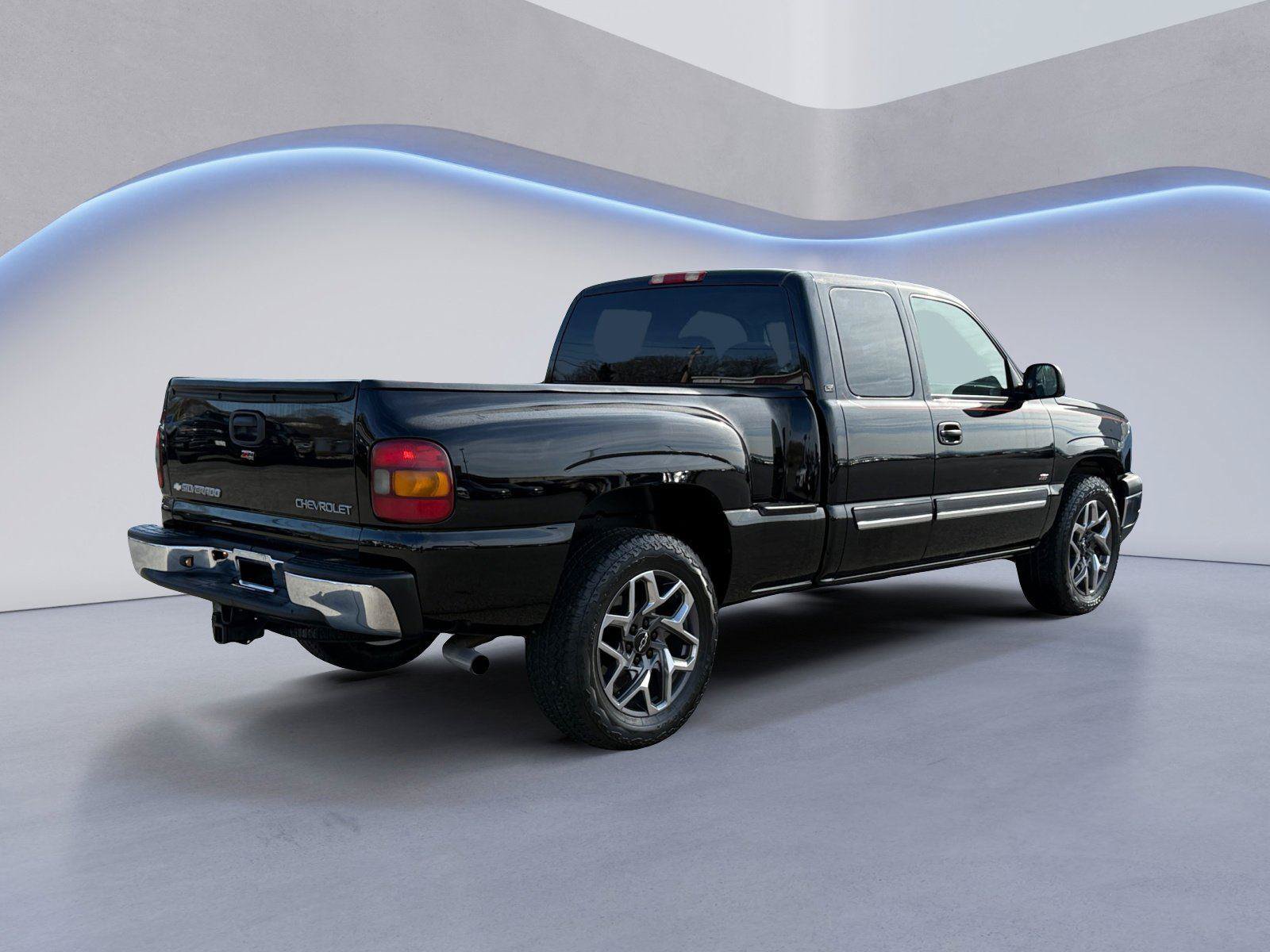 Used 2003 Chevrolet Silverado 1500 LS w/ Off-Road Package AWD/4WD image 4