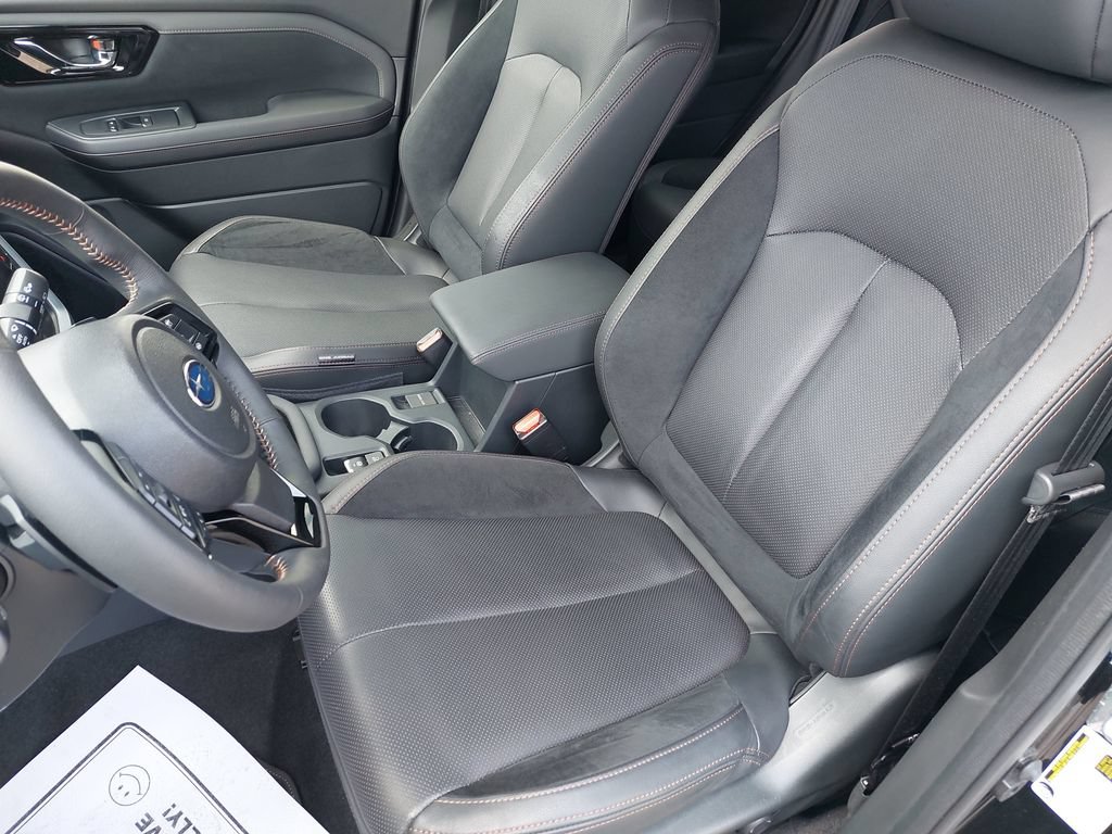 Used 2025 Subaru Forester Touring AWD/4WD image 12