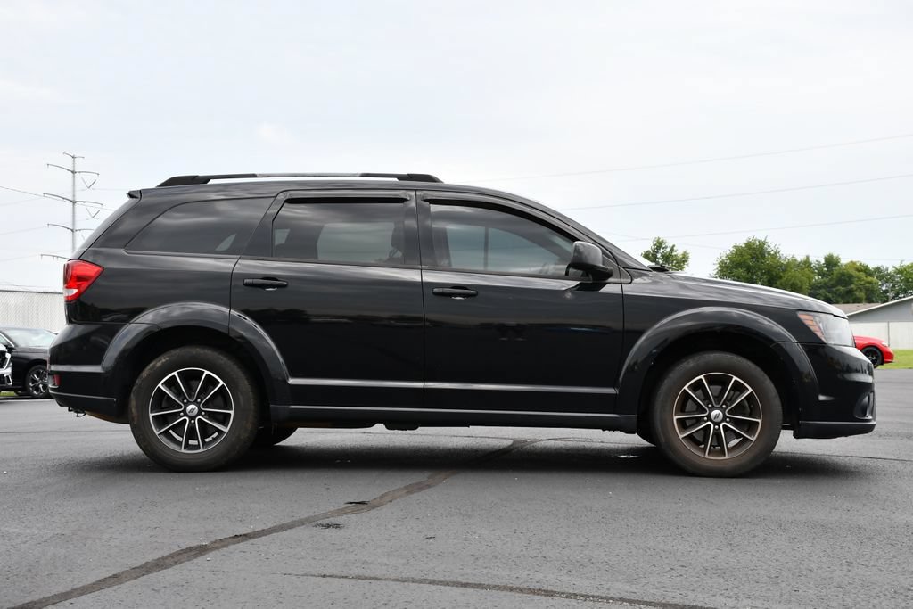 Used 2019 Dodge Journey SE w/ Connectivity Group FWD image 8