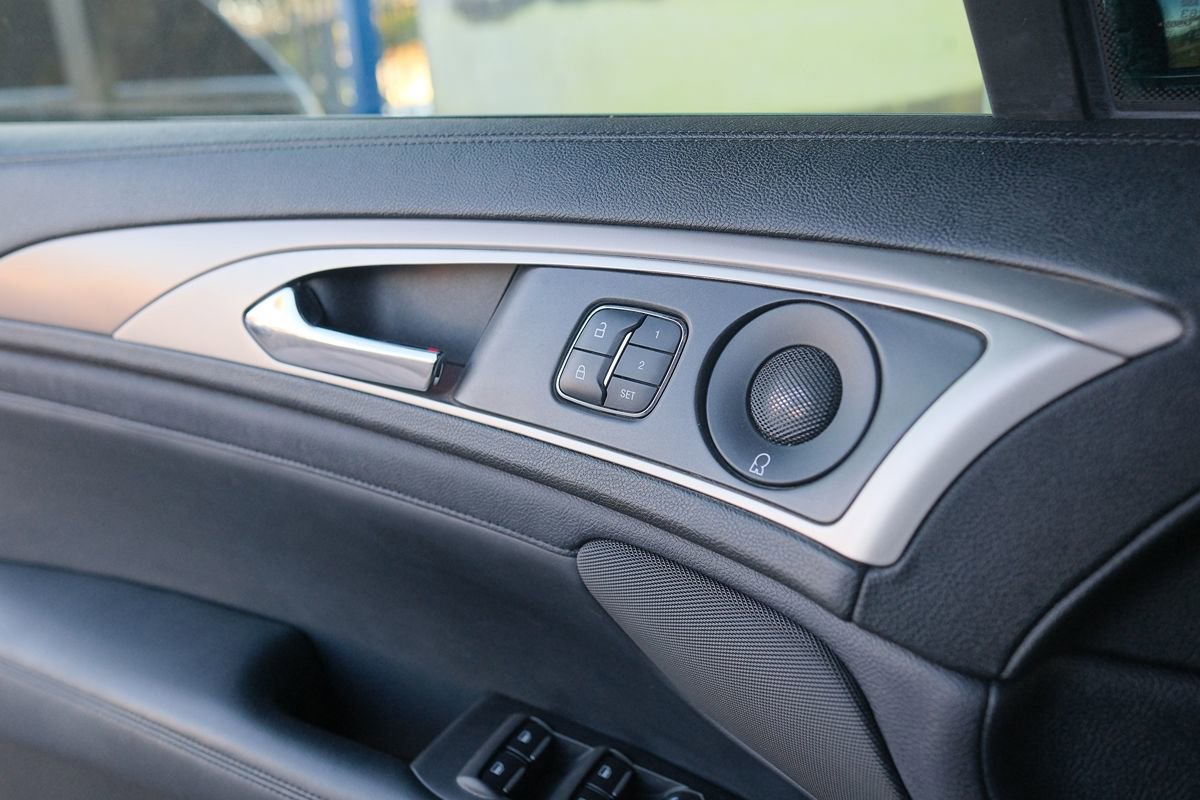 Used 2017 Lincoln MKZ Select FWD image 11