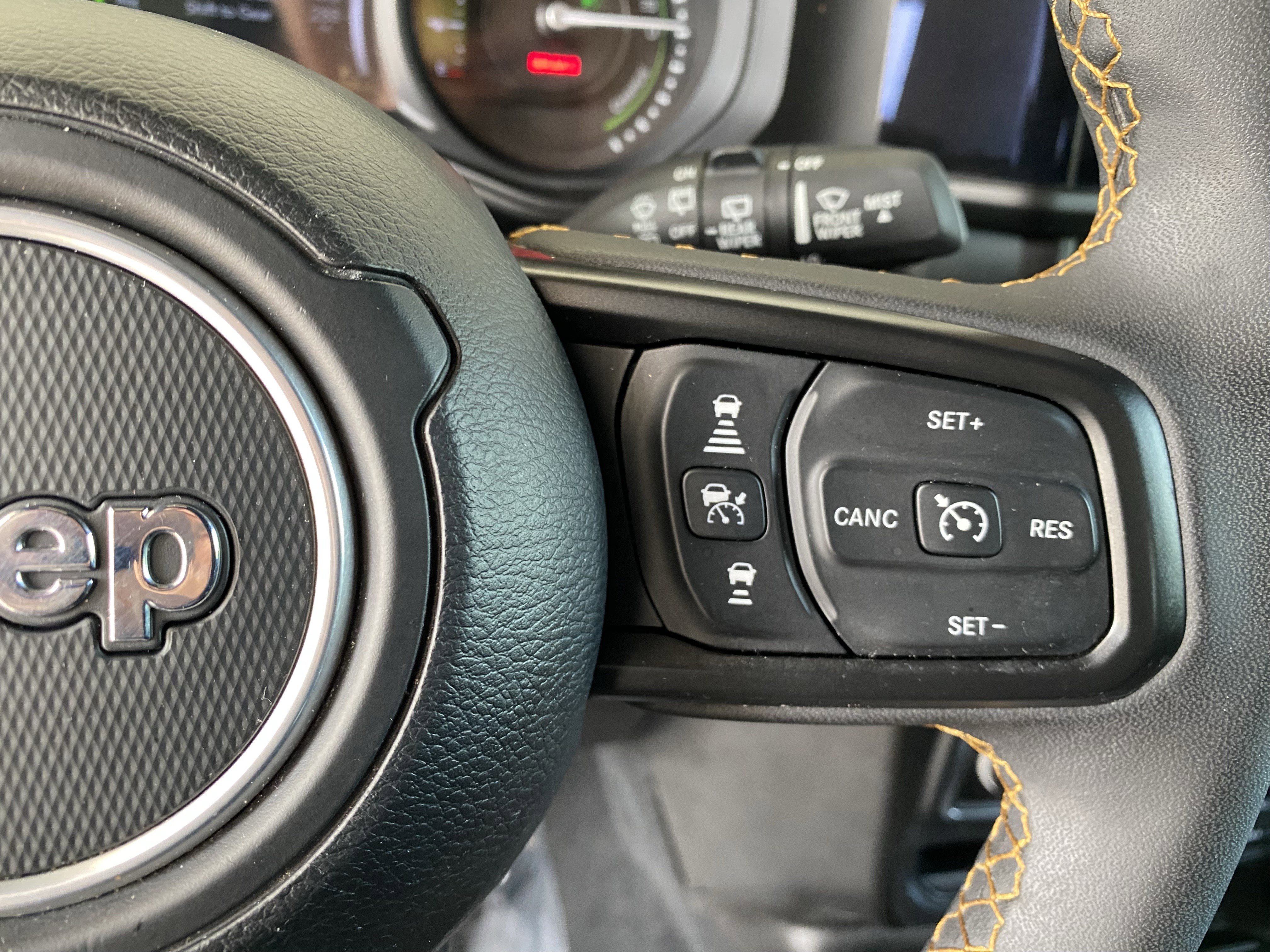 Used 2024 Jeep Wrangler Unlimited w/ Technology Group AWD/4WD image 14