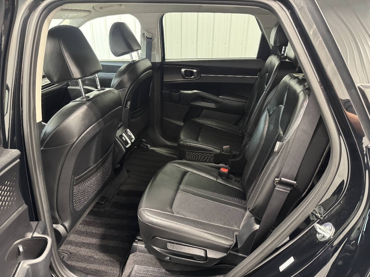 Used 2025 Kia Sorento EX AWD/4WD image 12