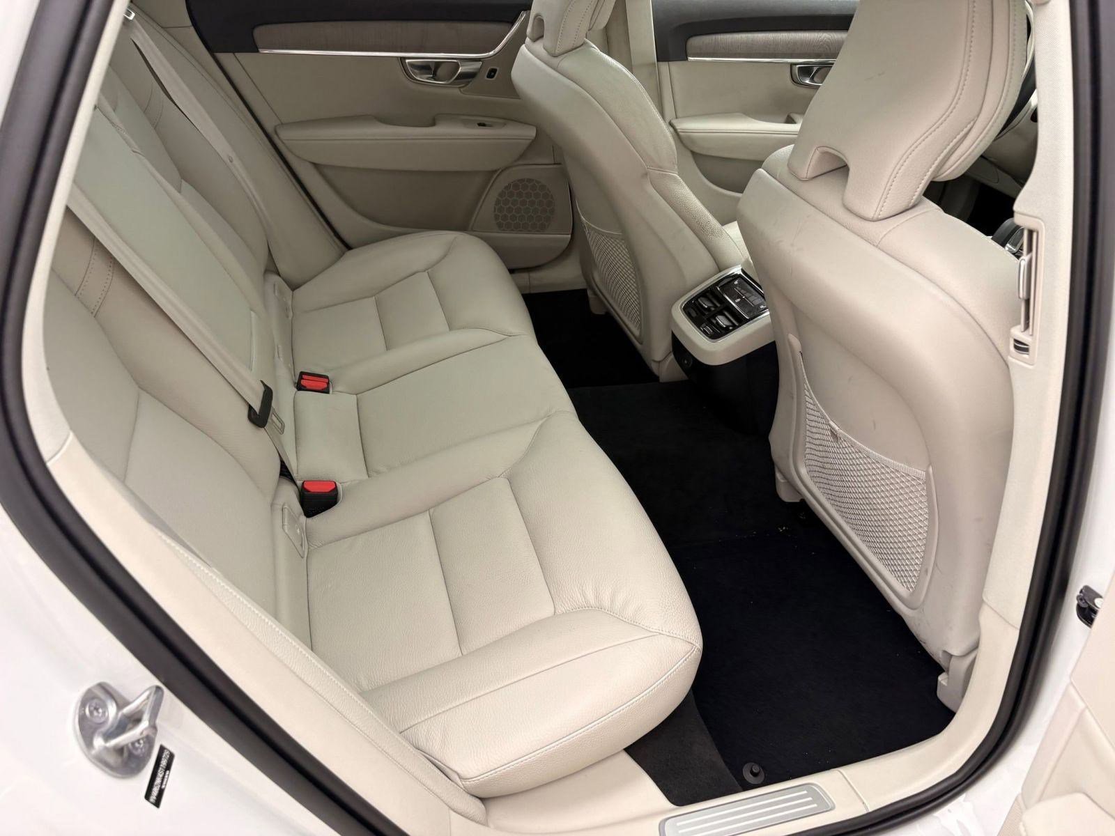 Certified 2025 Volvo V90 B6 Cross Country Plus image 27