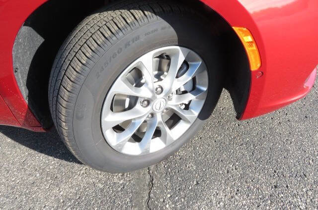 New 2026 Chrysler Pacifica Select image 3